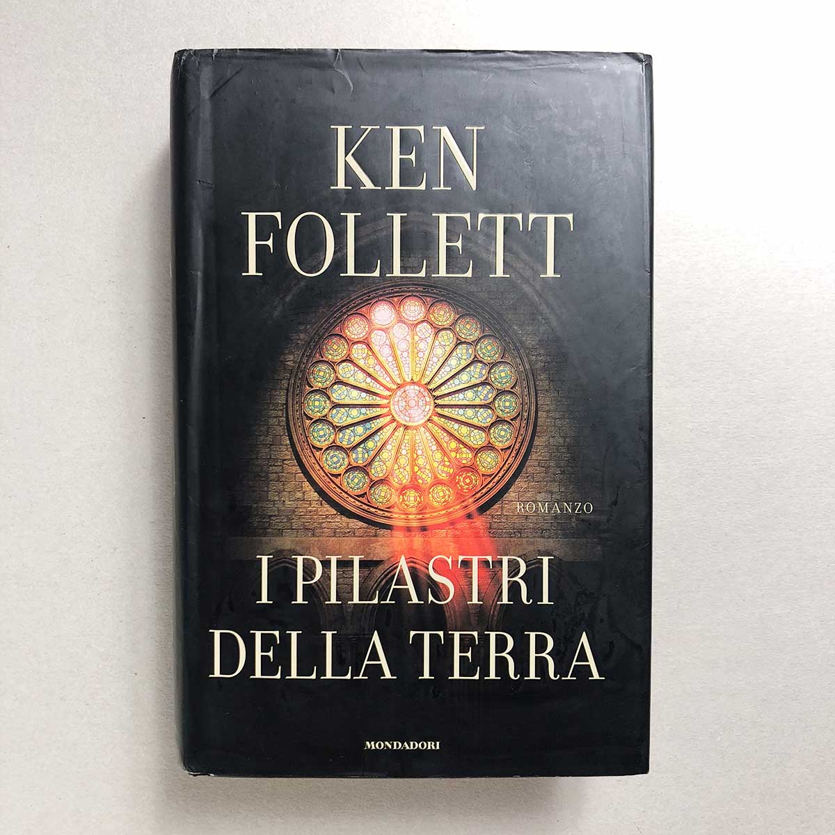 libro-i-pilastri-della-terra-ken-follett-1