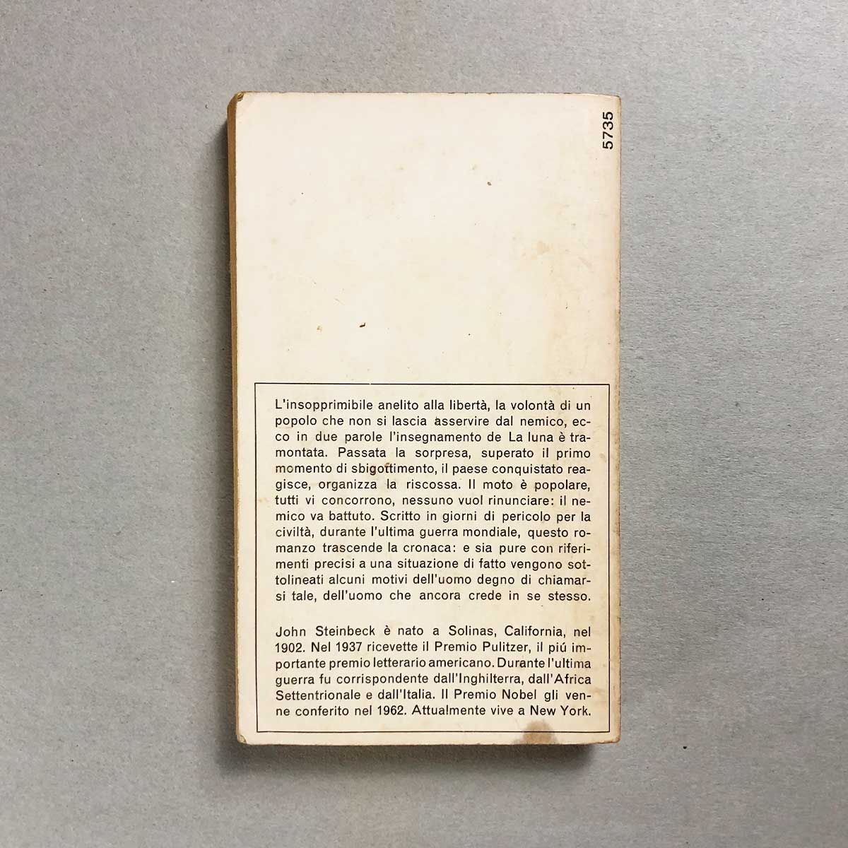 libro-la-luna-tramontata-john-steinbeck-mondadori-retro-copertina